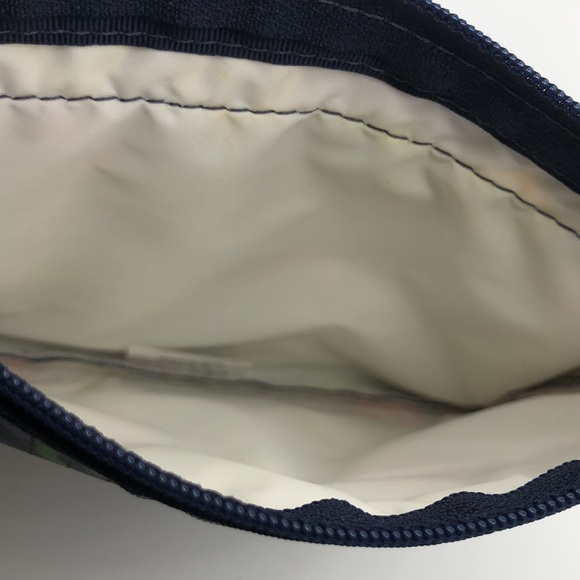 LeSportsac Women's Classic 3 Zip Cosmetic Case  Bag EC - Picture 4 of 6